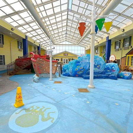 Comfort Inn Splash Harbor Bellville Exterior photo