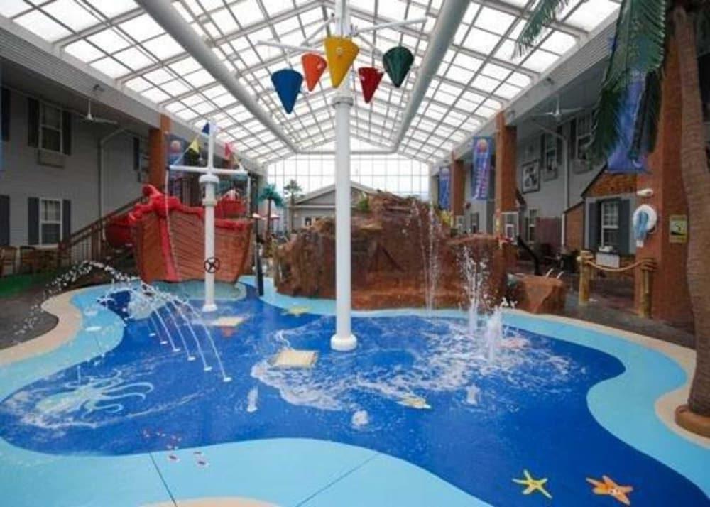 Comfort Inn Splash Harbor Bellville Exterior photo