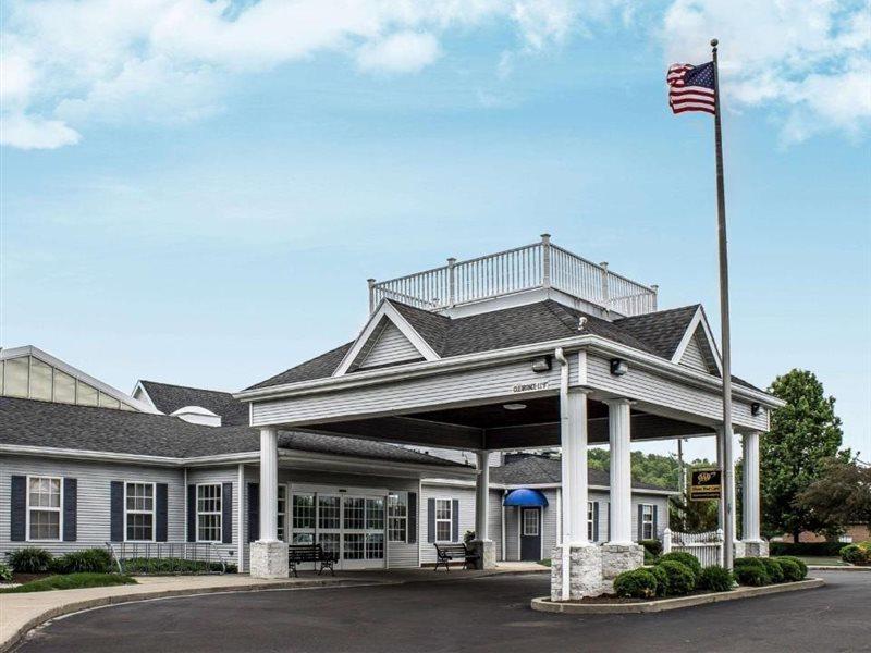 Comfort Inn Splash Harbor Bellville Exterior photo