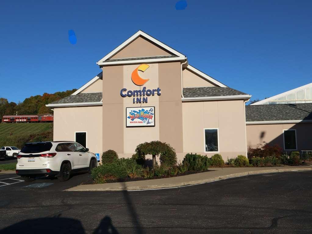 Comfort Inn Splash Harbor Bellville Exterior photo